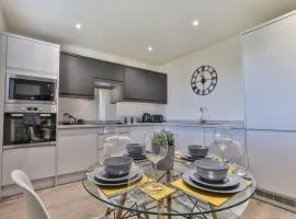 Modern, Cosy Whole House Wifi Close To Attractions