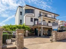 1 Bedroom Nice Apartment In Bogovici