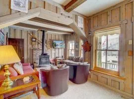 Walking Distance from Downtown, Pet Friendly Home, Comfortable, Cozy, Park City Base