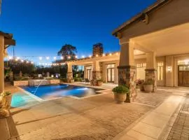 Private Pool & Hot Tub, Retreat - Large Luxury Smart Home