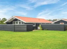 Three-Bedroom Holiday Home In Hemmet