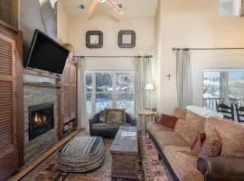 Fabulous condo close to Chair lifts 1 and 10 in Meadows Area