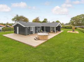 Beautiful Home In Hadsund With Sauna, ξενοδοχείο σε Hadsund