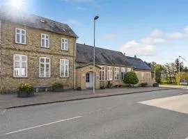 2 Bedroom Beautiful Apartment In Sydals