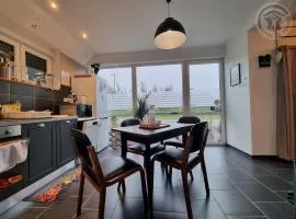 Gîte familial tout inclus avec cour, terrasse et équipements équestres, proche du Parc Naturel de l'Avesnois - FR-1-510-190