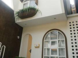 Bylina House, hotel med onsen i Batu