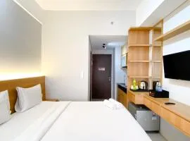 Homey and Best Deal Studio at Apartment Transpark Juanda Bekasi Timur By Travelio