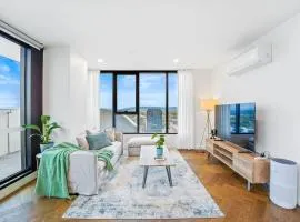 Trio Box Hill - Lux 3BR Penthouse Beauty w parking