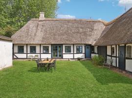 Awesome Home In Humble With Wifi, ξενοδοχείο τριών αστέρων σε Humble