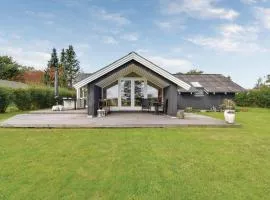Three-Bedroom Holiday Home In Otterup