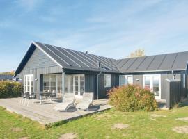 Four-Bedroom Holiday Home In Nysted, hotel con tinas de hidromasaje en Nysted