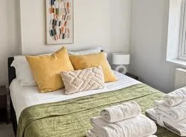 Family Holiday Home With Hot Tub Sauna Sleeps 8