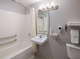 Days Inn & Suites by Wyndham Green Bay WI, hotel v destinaci Green Bay