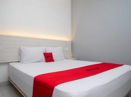 RedDoorz near Exit Tol Pekalongan, ξενοδοχείο σε Pekalongan