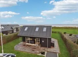 Awesome Home In Otterup With Jacuzzi