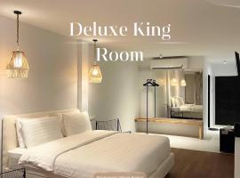 GOODTHINGS Cafe & Hotel, hotel in Bophut