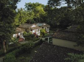 Machan Country Villa, hotel v destinaci Chitwan