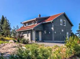 Stunning Home In Nordre Frogn
