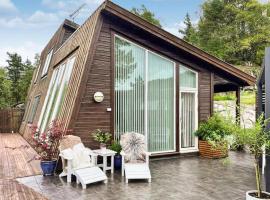 4 Bedroom Lovely Home In Hebnes, hotel en Hebnes