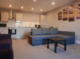 1 bed Apt close to Leeds Arena Sleeps up to 4 people F4