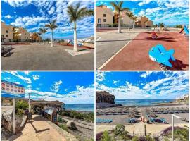 Spacious 3BR condo with ,Communal Pool, Kids Park in Costa Adeje by Aqua Vista Tenerife, hotel i Callao Salvaje