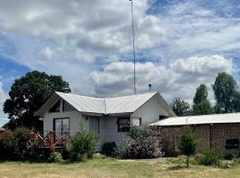 Casa de Campo Familiar, 4 dormitorios, 15 minutos Lago Ranco, Hotel in Río Bueno