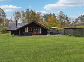 Beautiful Home In Hadsund With Kitchen, Hotel in Hadsund