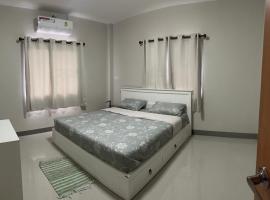 Lakeside Happy Home, Hotel in Ban Phae