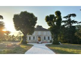 Secluded manoir in SW France, hotel in Lamontjoie