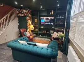 Samuels' a duplex apartment by Spires Accommodation in Lichfield City Centre