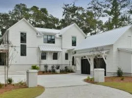 Montage Waterfront 5 Bedroom Moreland Village Home 5511