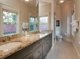 5 Bedroom Wilson Village Home 33