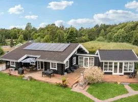 Nice Home In Højby With Wifi