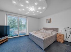 Raketa Residence, restaurant & hotel, hotel di Prievidza