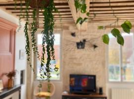 Les Jardins de La Cit&eacute; 60m2 et parking gratuit, hotel com estacionamento em Dijon