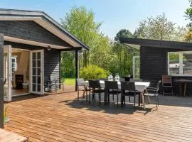 4 Bedroom Lovely Home In Vejby