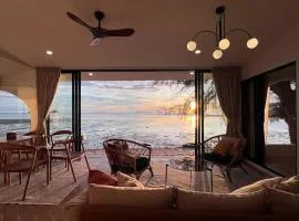 Villa seafront Baan Chom-Ley Boutique villa