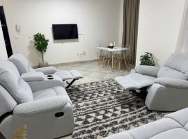 Luxury Apartment Dar Masr with Garden - New Cairo, hotel en New cairo