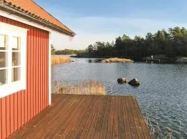 2 Bedroom Stunning Home In Gunnebo