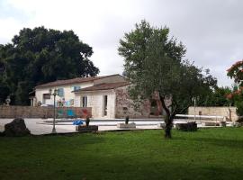 Domaine de Fontcouverte, hôtel à Fontcouverte