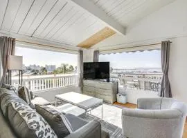 3 Mi to Balboa Park Water-View Condo with Balcony