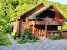 Заміський будинок "Wow дача" та "Soloma house"