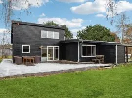 Amazing Home In Højby With Wifi