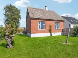 Cozy Home In Aakirkeby With Wifi