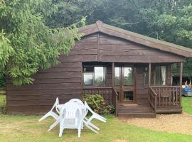 Sycamore Lodge Uk38193, khách sạn 3 sao ở Chittoe