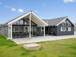 Nice Home In Blåvand With Kitchen