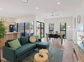 City Oasis Brand New 4BR with Parking and Steps to Shops