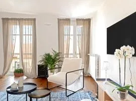 Gabrielles Roof New Modern Apartment