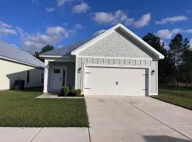 Near Sports Complex OWA beaches shopping restaurants mini golf Central to all the fun Foley has to offer