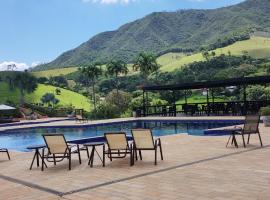 Hotel Chalés Capitanias, hotel en Águas de Lindóia